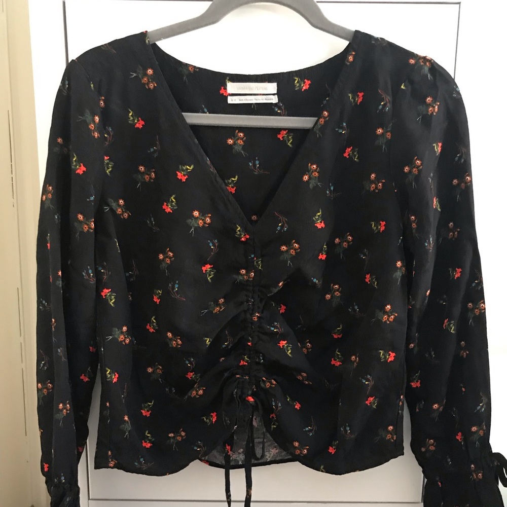 Black floral cinch Urban Outfitters top - Picture 1 of 5